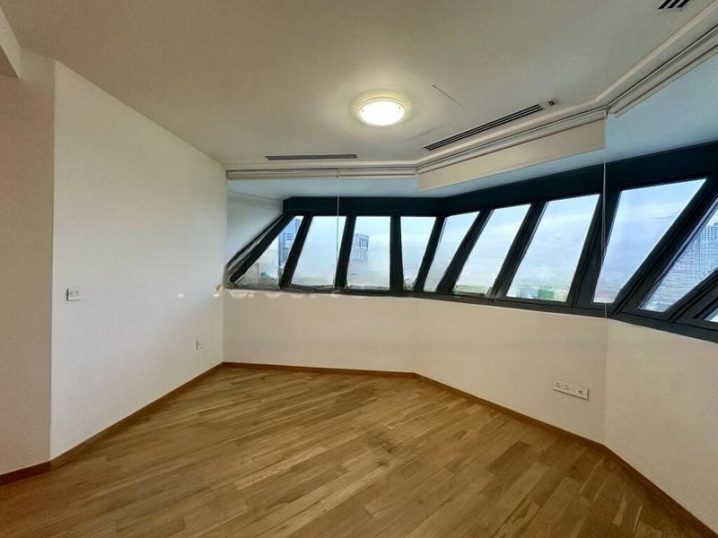 CONCOURSE SKYLINE 11