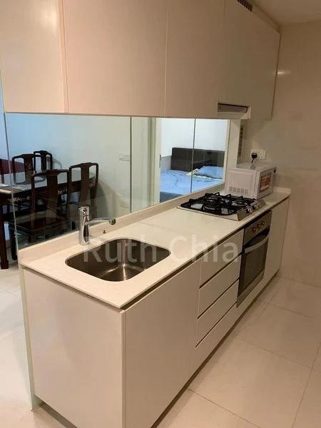 THE LAKEFRONT RESIDENCES 4