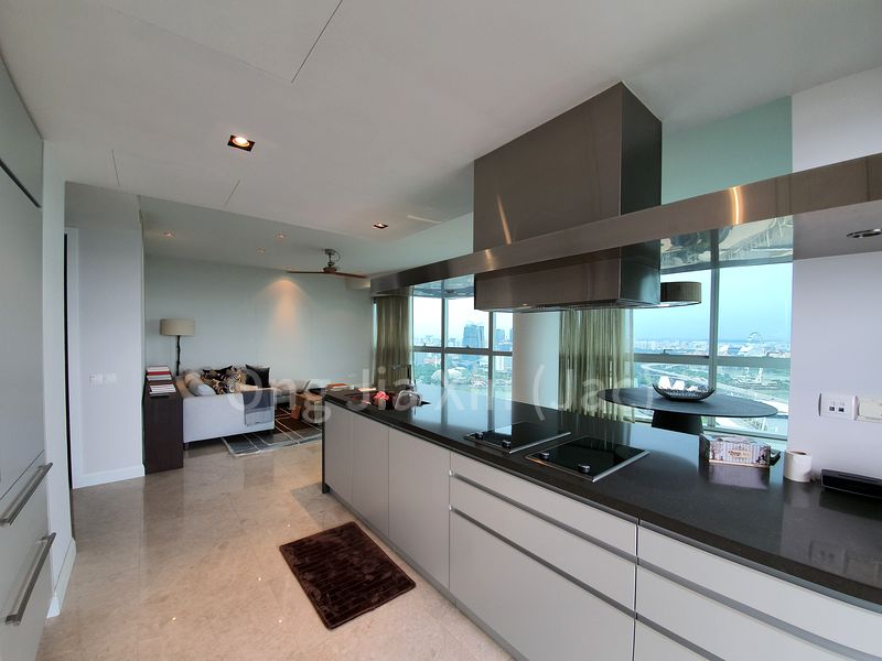 MARINA BAY RESIDENCES 7