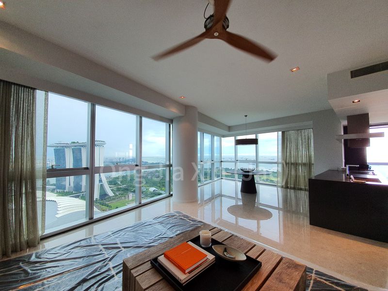 MARINA BAY RESIDENCES 15