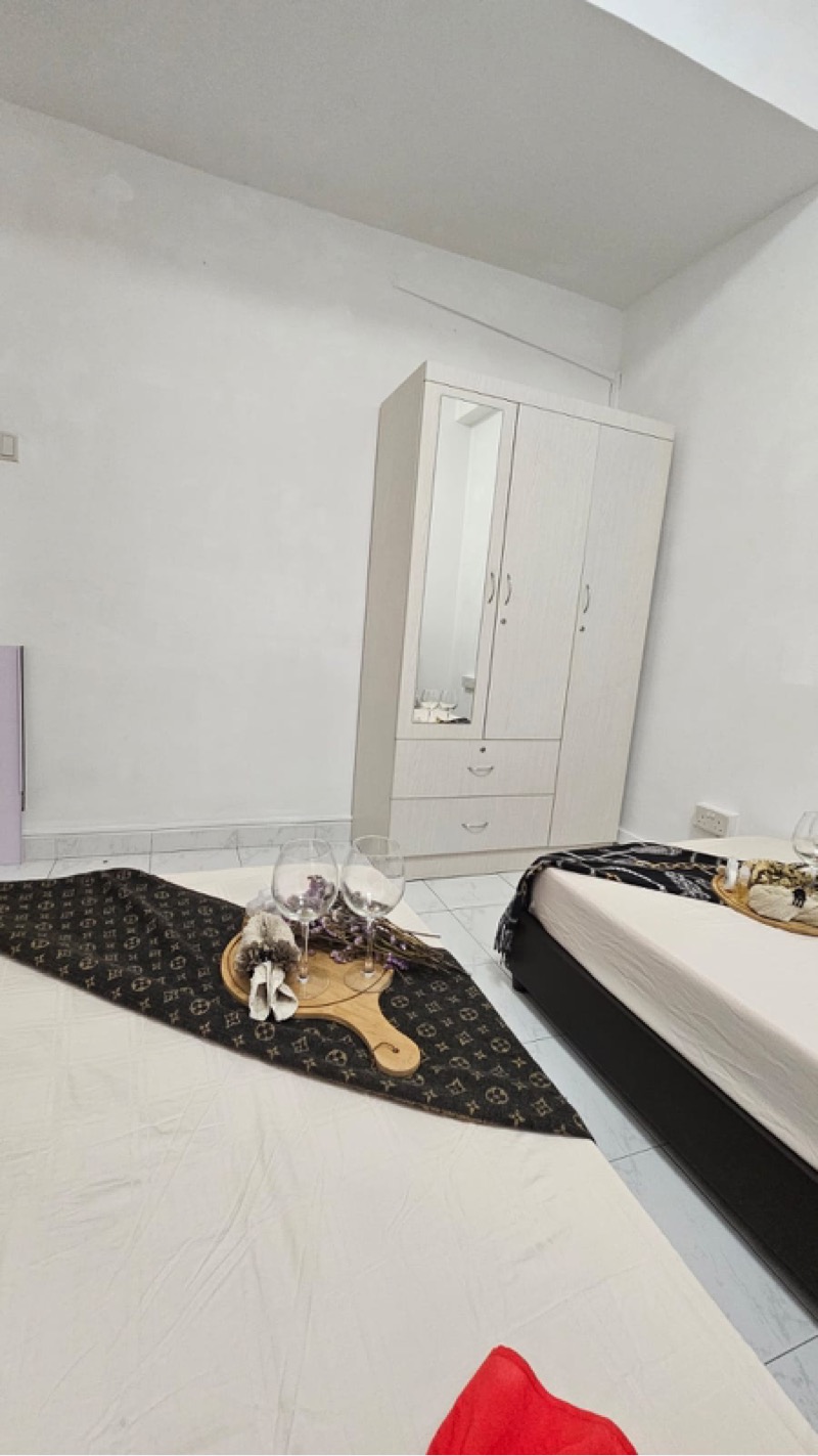 INTERNATIONAL PLAZA 11