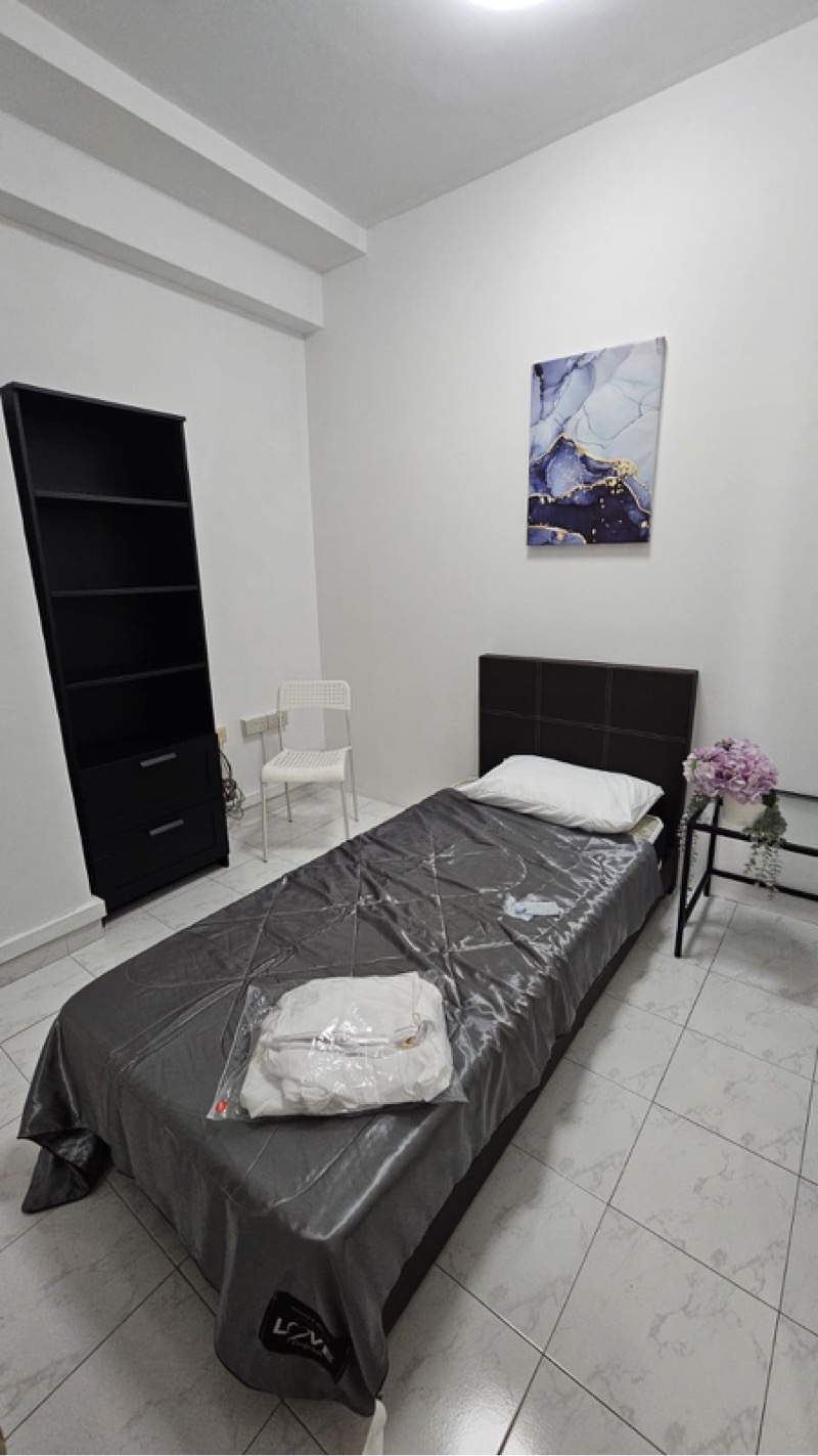 INTERNATIONAL PLAZA 28