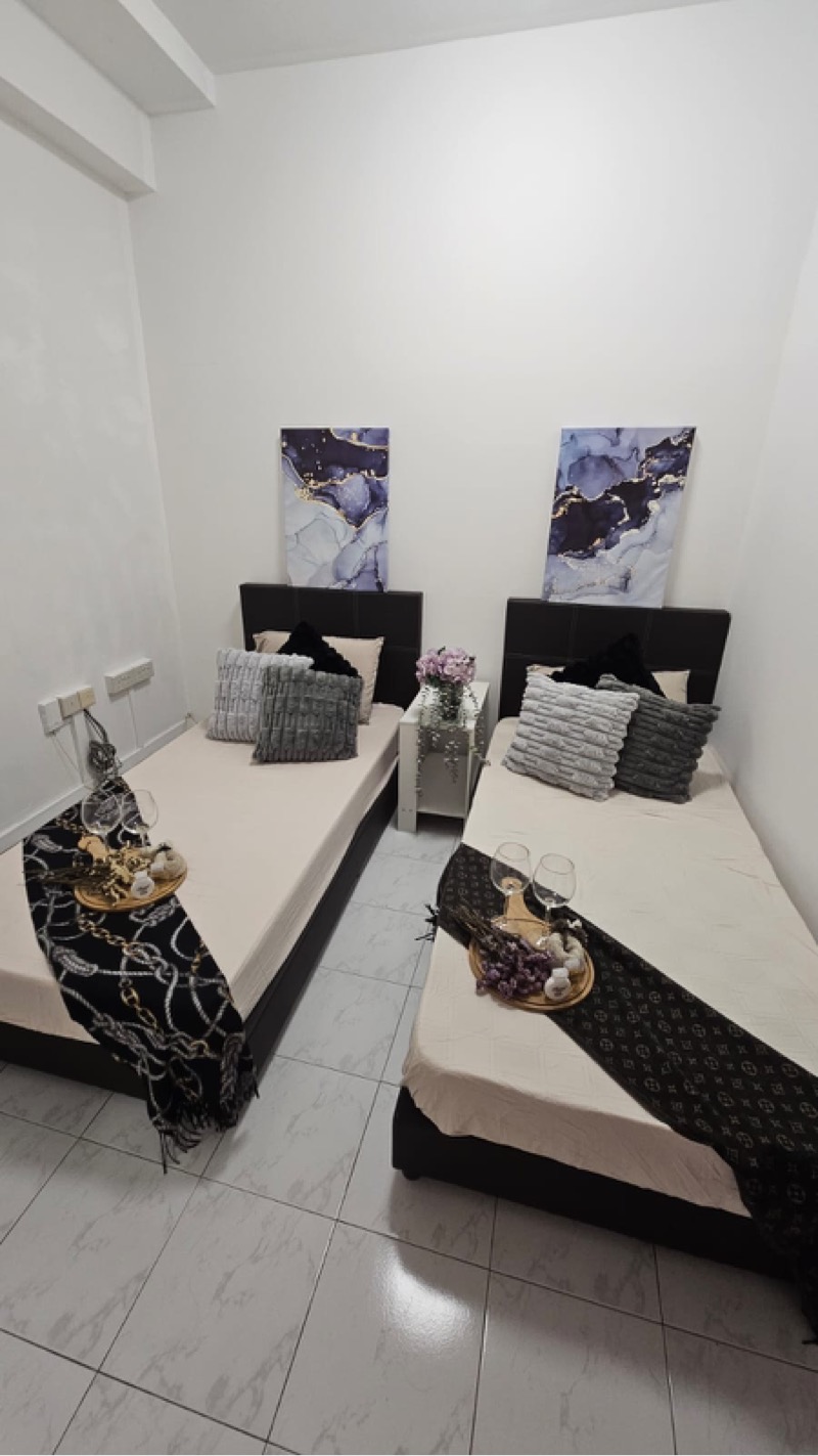 INTERNATIONAL PLAZA 35