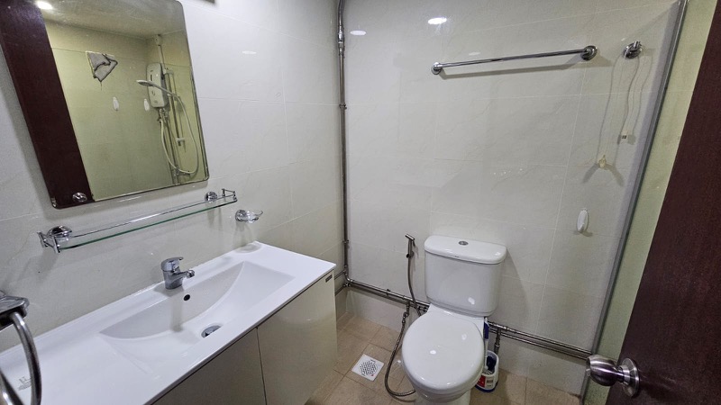 INTERNATIONAL PLAZA 5