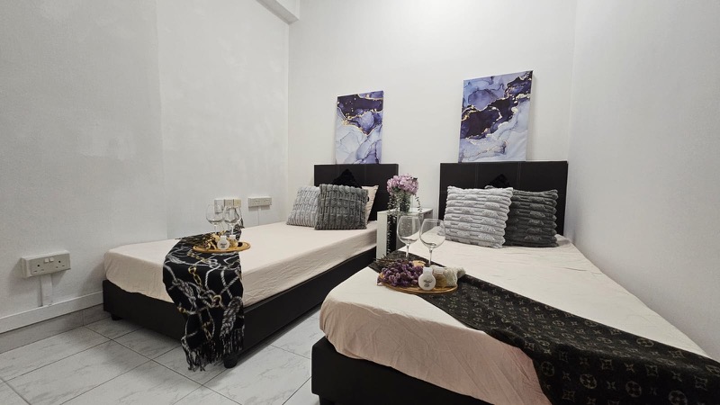 INTERNATIONAL PLAZA 46