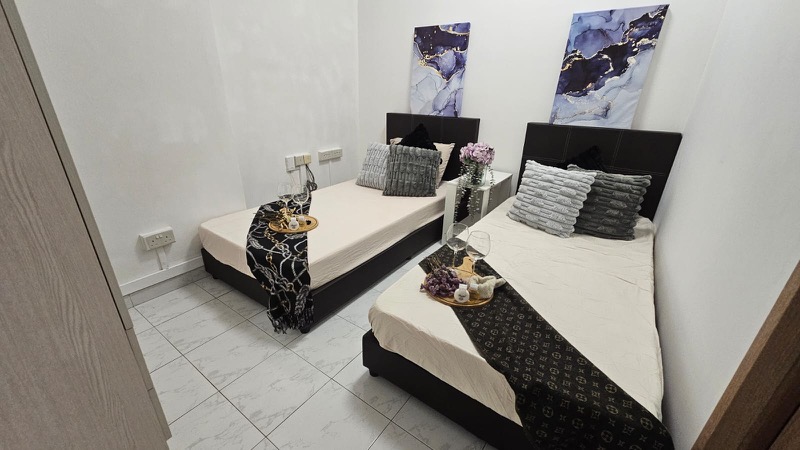 INTERNATIONAL PLAZA 49