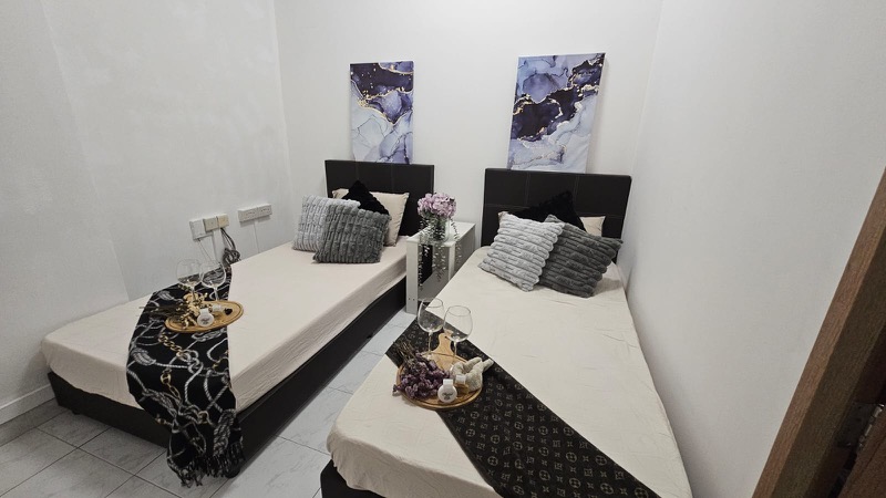 INTERNATIONAL PLAZA 50