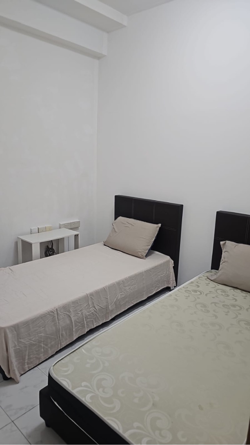 INTERNATIONAL PLAZA 7