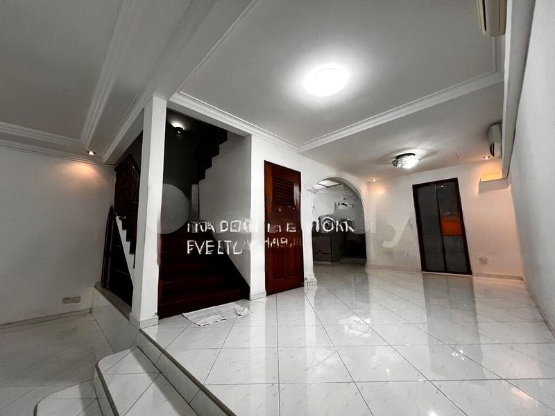 NAUNG RESIDENCE 2