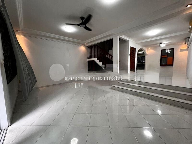 NAUNG RESIDENCE 4