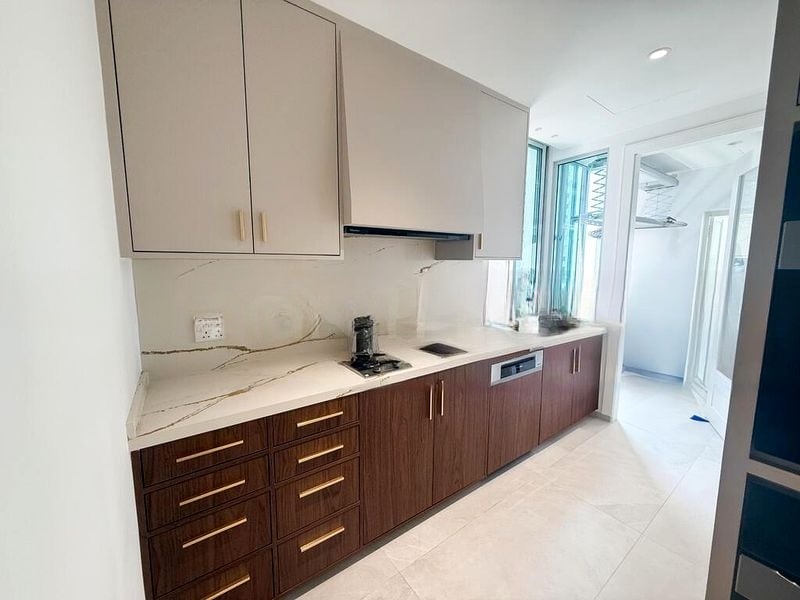 CAIRNHILL CREST 8