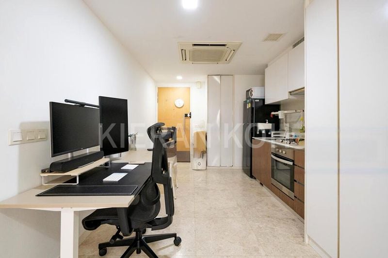 THE LAKEFRONT RESIDENCES 3