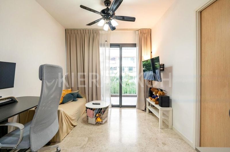 THE LAKEFRONT RESIDENCES 5