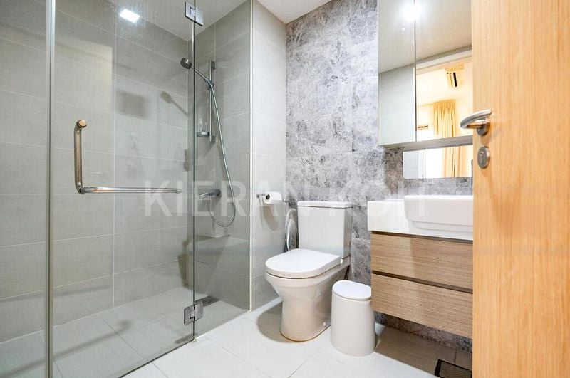 THE LAKEFRONT RESIDENCES 10