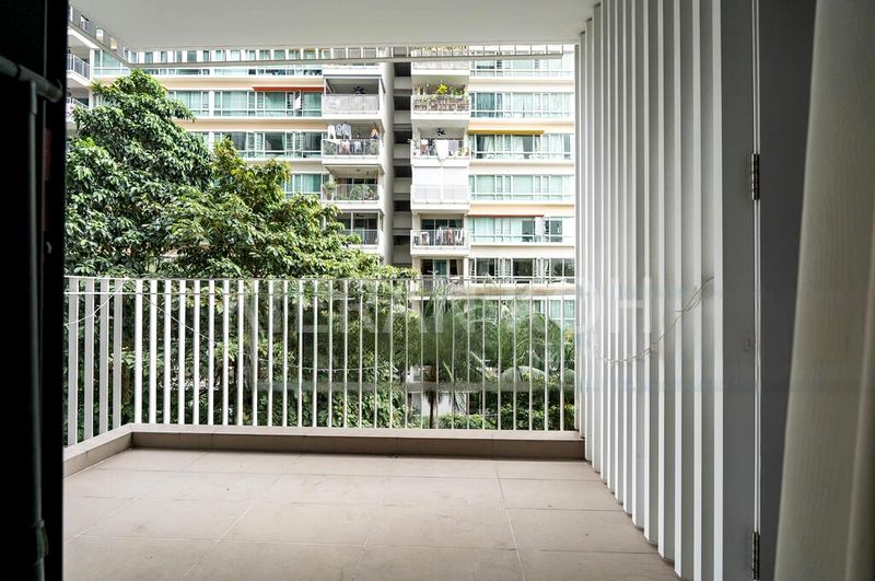 THE LAKEFRONT RESIDENCES 12