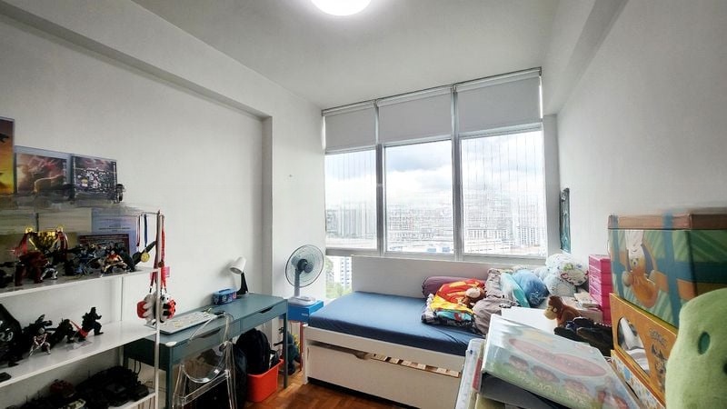 HILLVIEW REGENCY 9