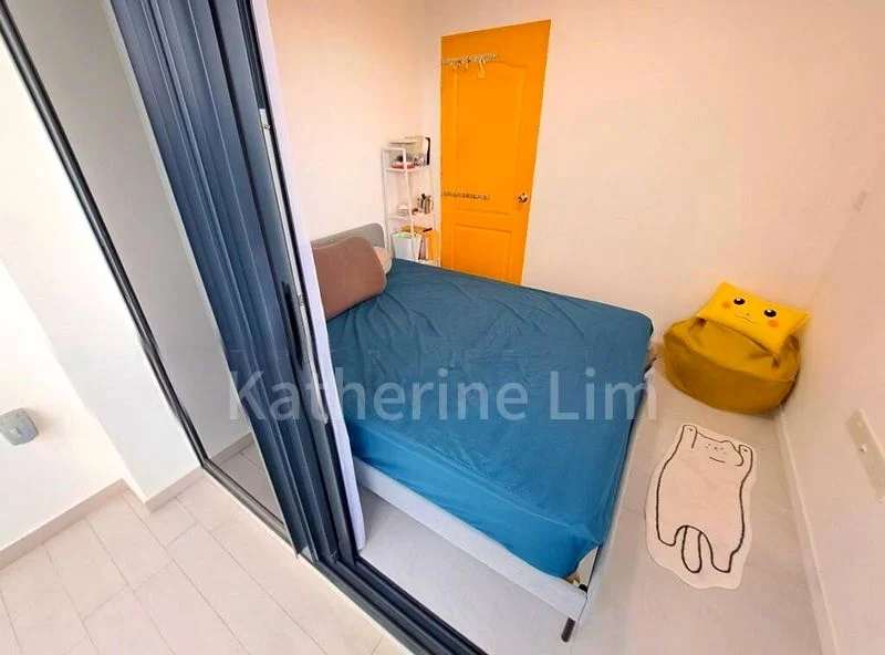 RIVERFRONT RESIDENCES 7