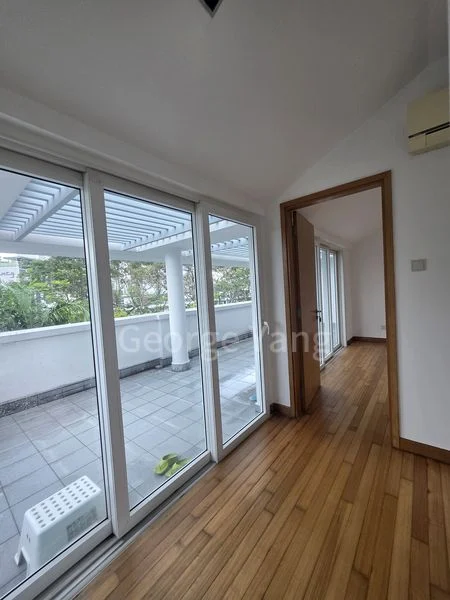 URBAN EDGE @ HOLLAND V 5