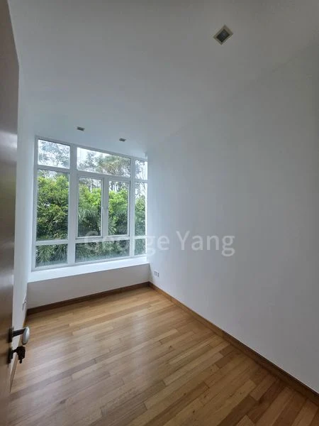 URBAN EDGE @ HOLLAND V 9