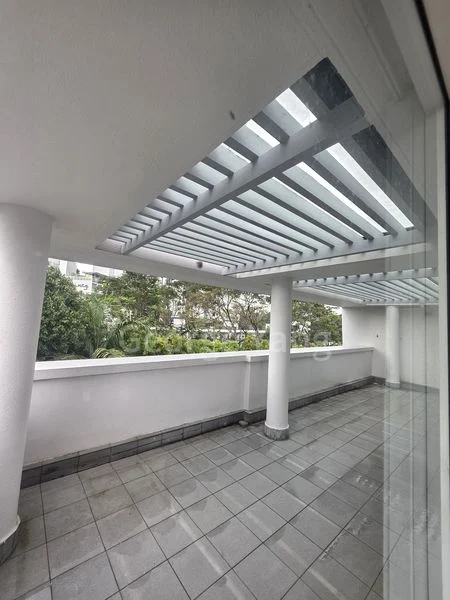 URBAN EDGE @ HOLLAND V 11