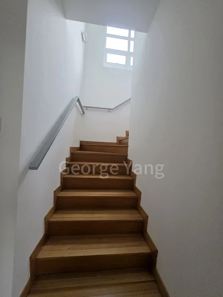 URBAN EDGE @ HOLLAND V 15